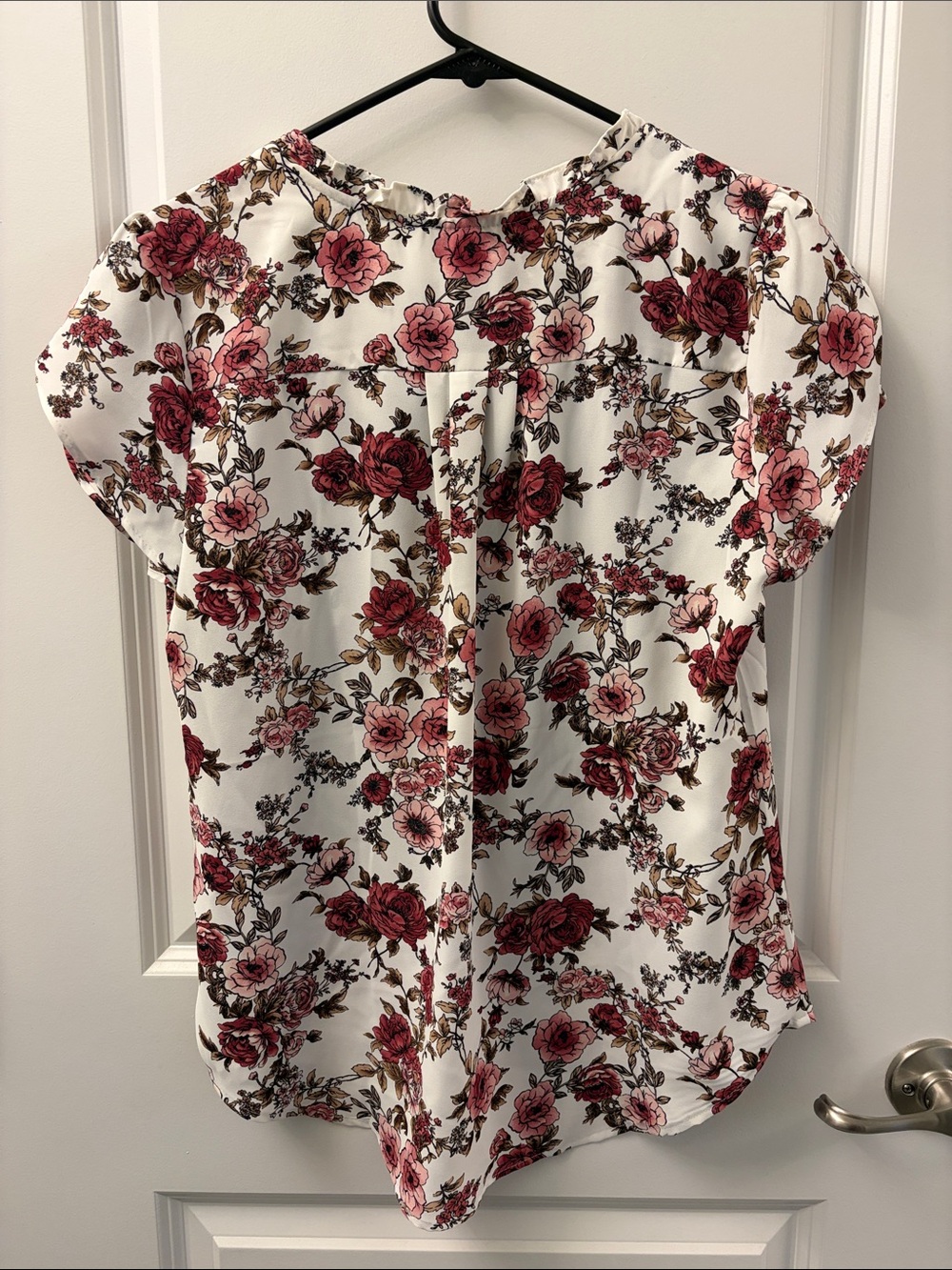 41 Hawthorn White Blouse with Pink & Red Floral Print Size M NWT - Picture 3 of 6
